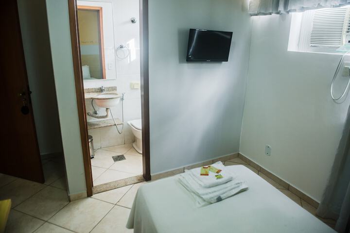 Room 5 of 33