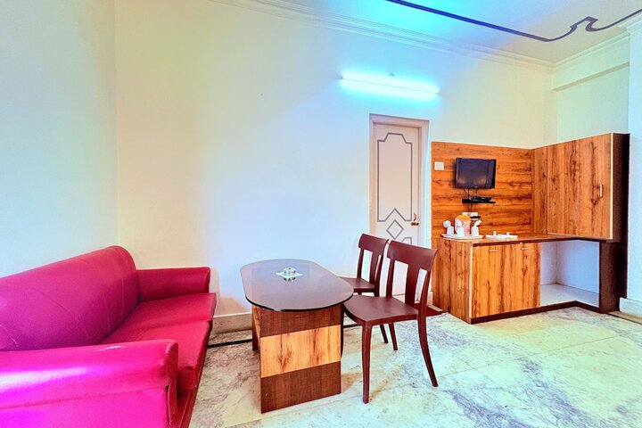 Room 32 of 84
