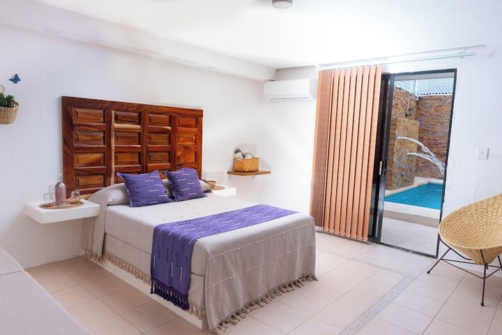 Room 8 of 18