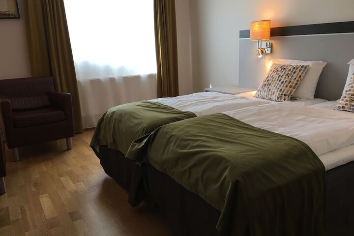 Room 8 of 73