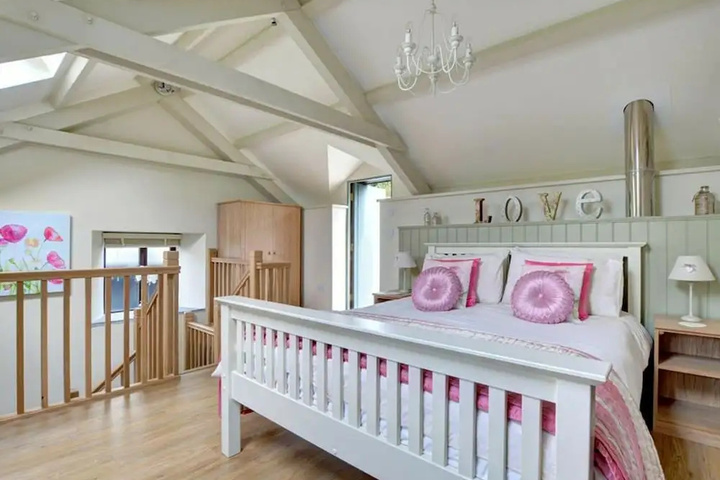 Comfortable Home for a Romantic Stay in a Beautiful Place