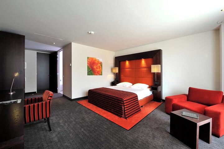 Room 27 of 59