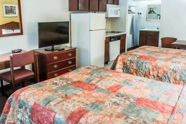 Efficiency 2 Double Beds (1 of 8)