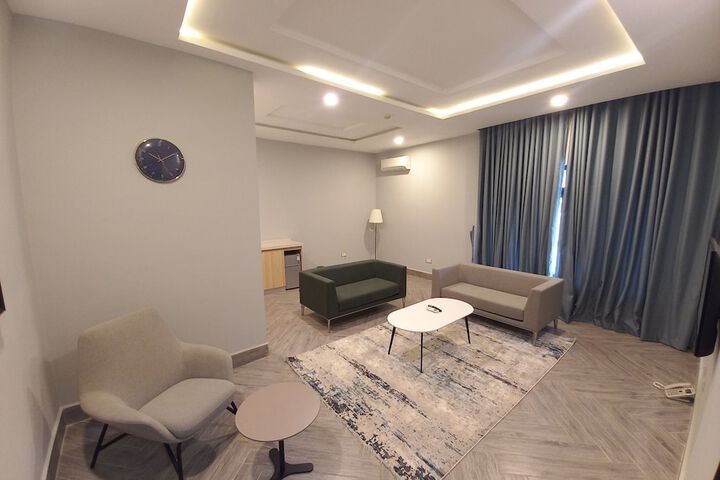Room 27 of 39