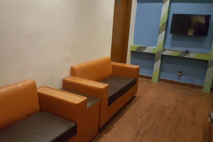 Room 11 of 40