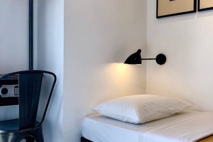 Room 10 of 40