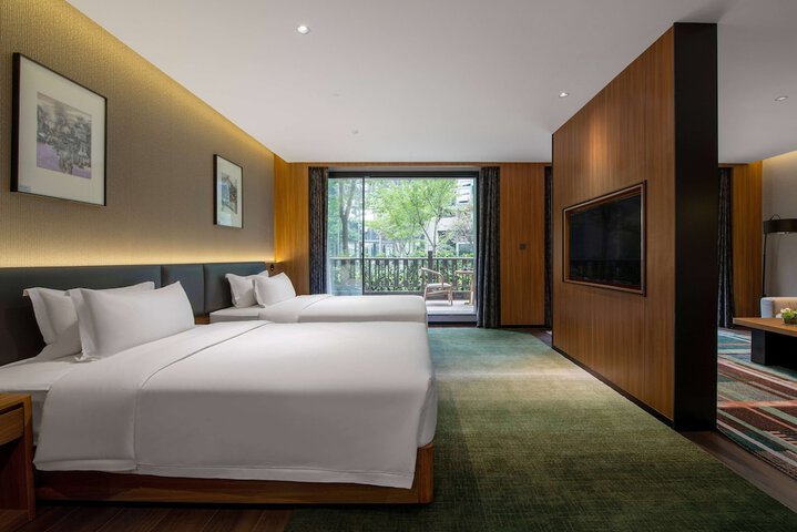 Room 33 of 44