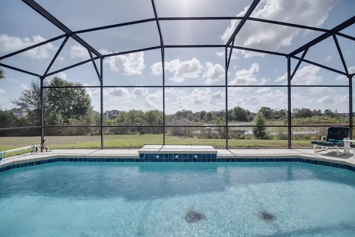 Pool 17 of 27
