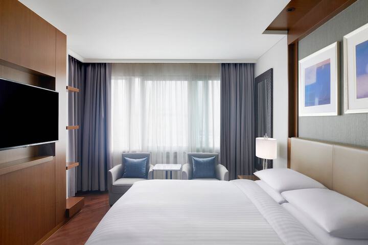 Room 8 of 60