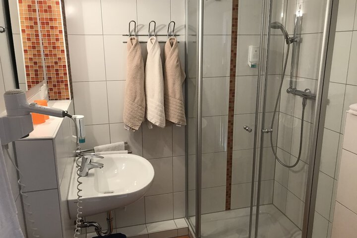 Room 52 of 63