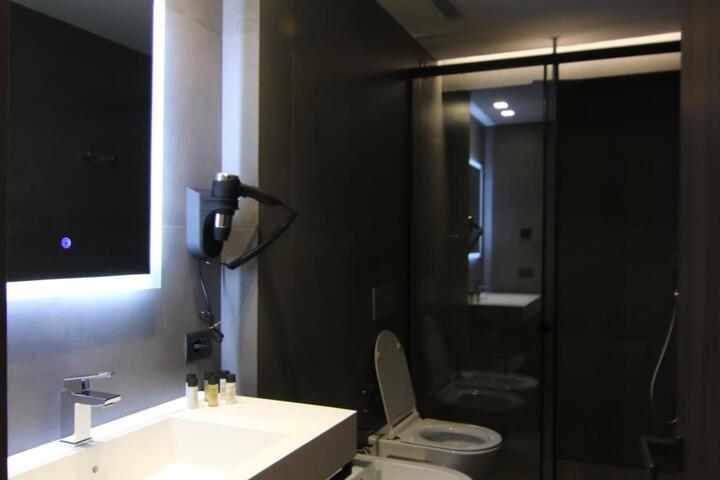Room 43 of 44