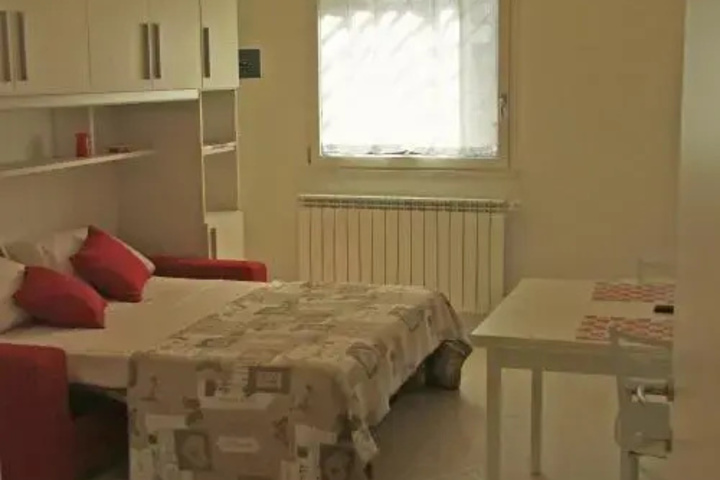 Room 4 of 13