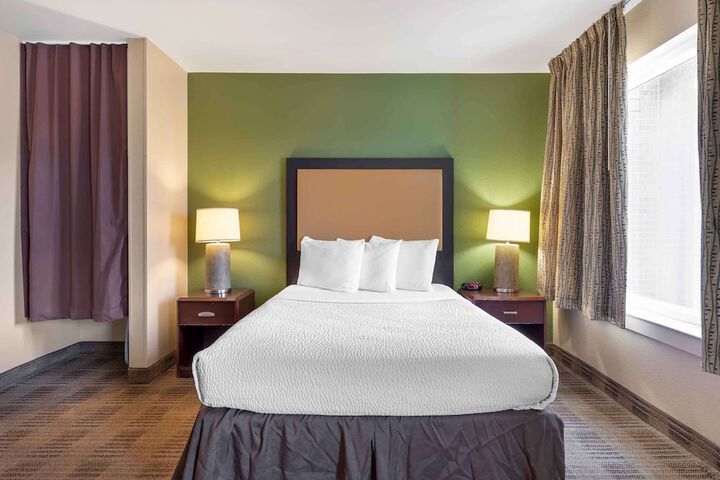 Deluxe Studio Double Bed Accessible (4 of 15)