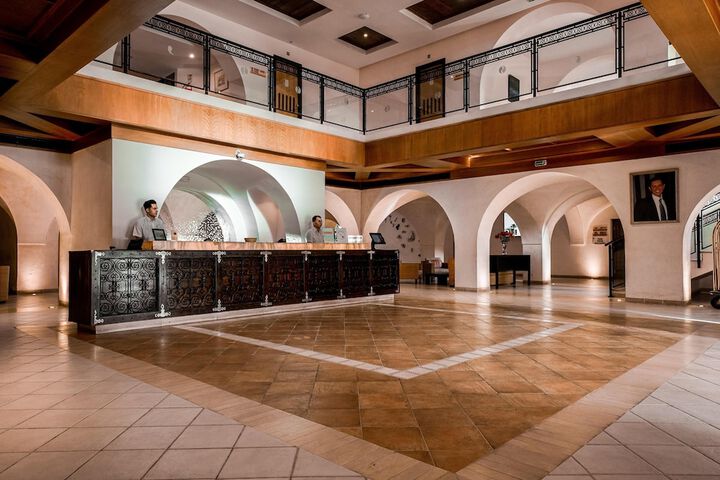 Guest Lobby