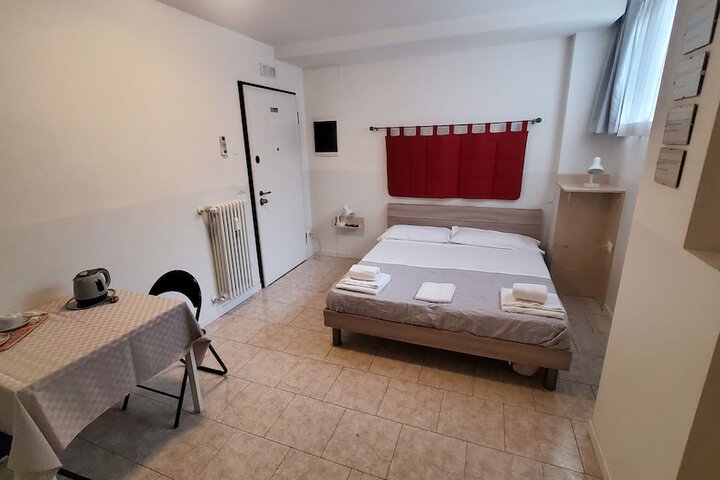 Room 50 of 103