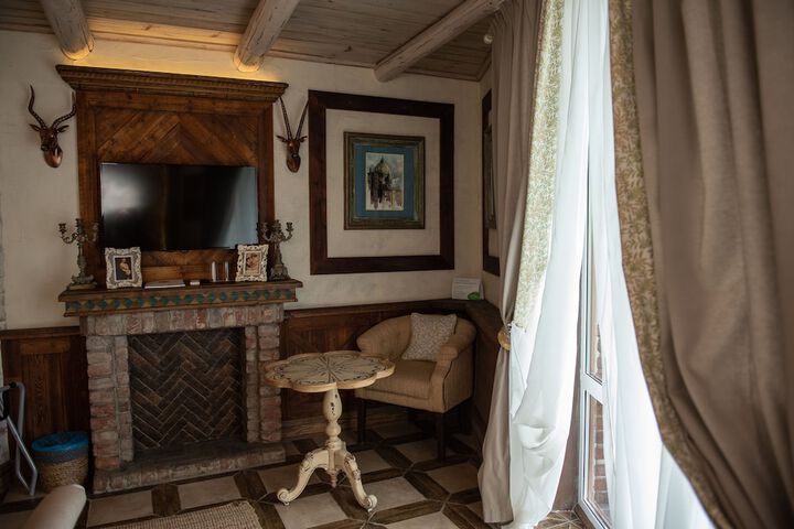 Room 42 of 66