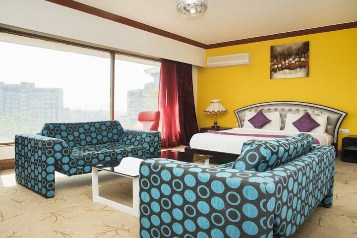 Room 9 of 26