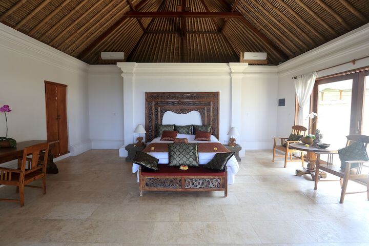 Room 10 of 86