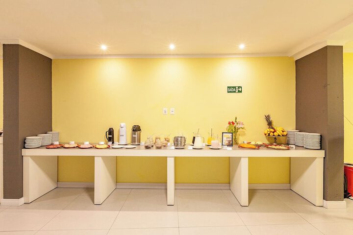 Breakfast/Coffee Service 24 of 34