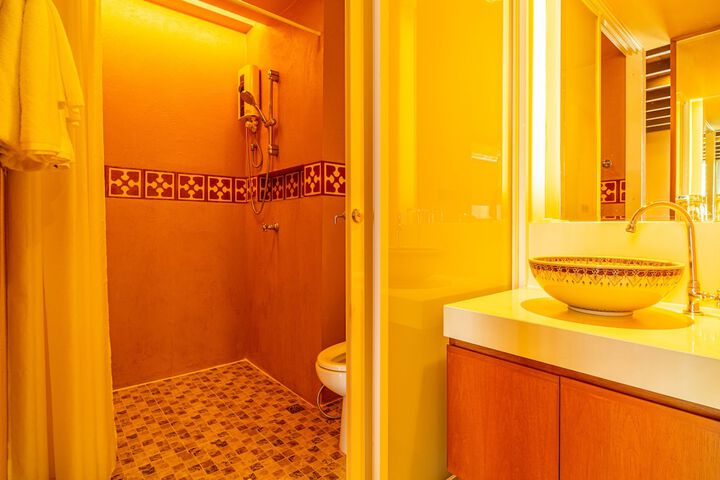 Room 26 of 33