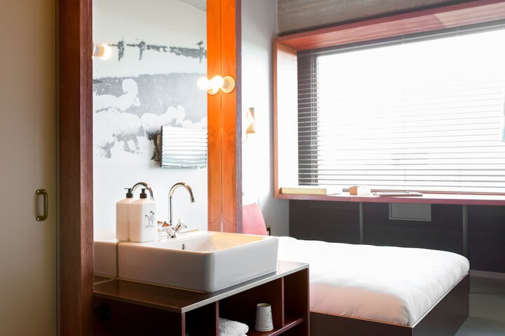 Room 17 of 70