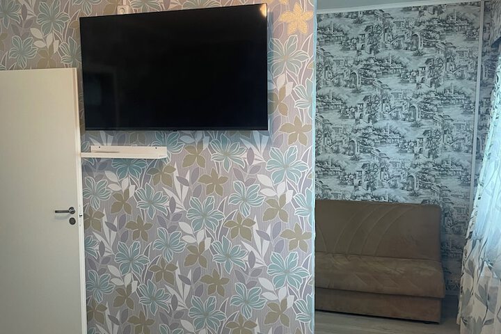 Room 6 of 108