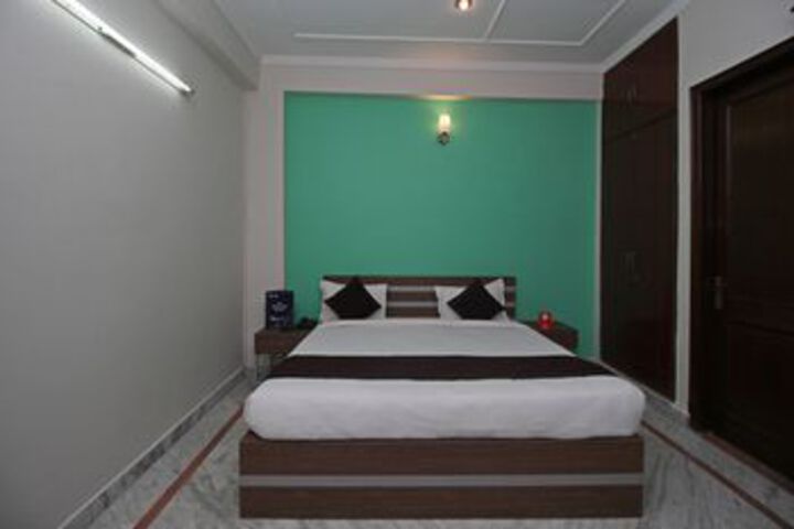 Room 14 of 21