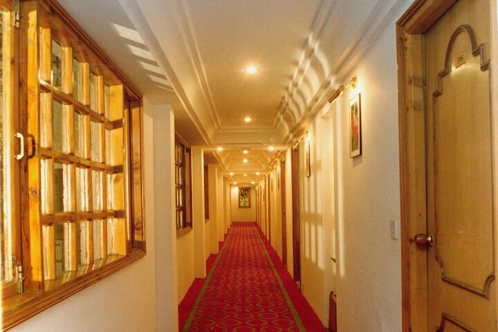 Ballroom/Hall 50 of 78
