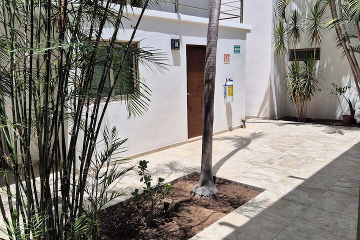 Hotel Exterior 31 of 32