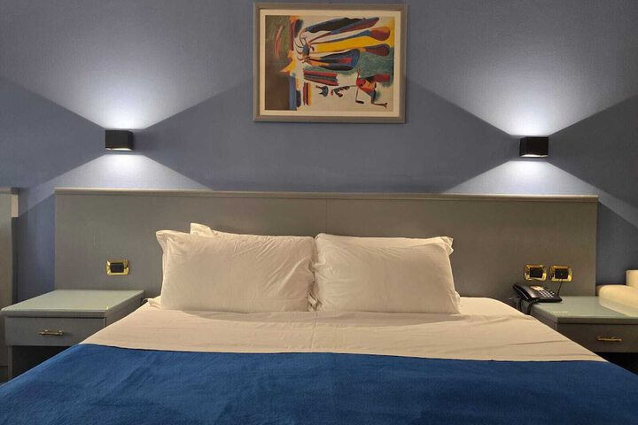 Room 30 of 62