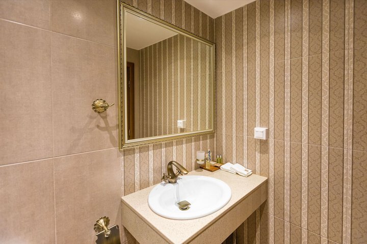 Room 14 of 56