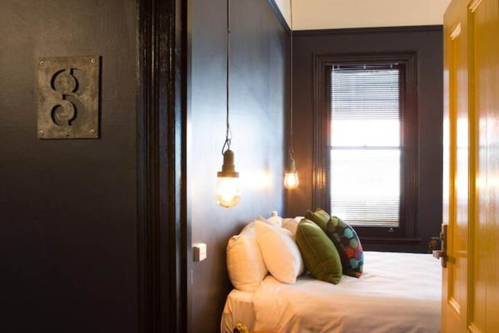 Room 20 of 37