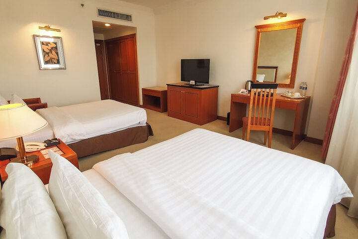 Room 13 of 65