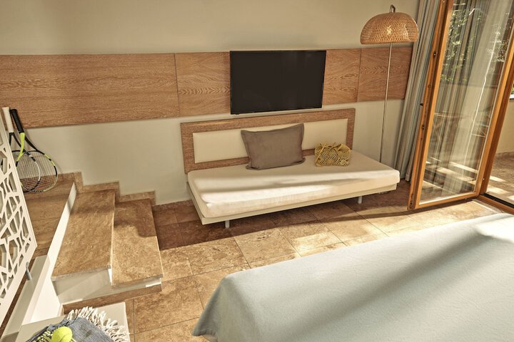 Room 18 of 126