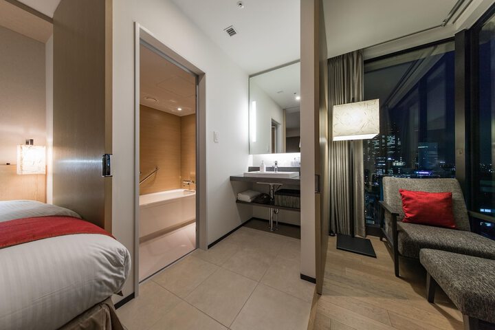 Room 9 of 121