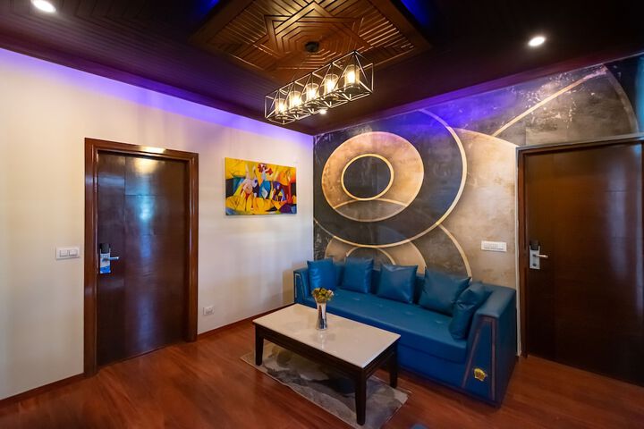 Room 30 of 80