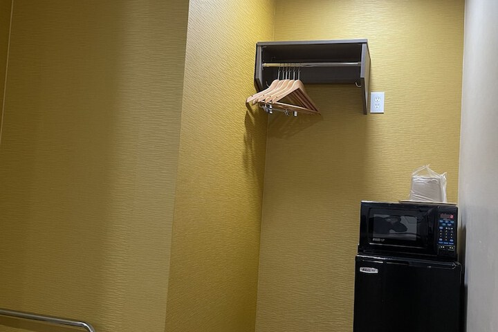 Room 8 of 23