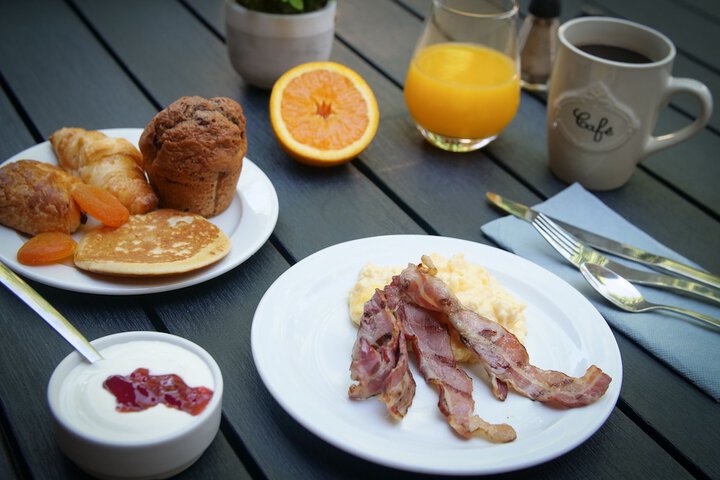 Breakfast/Coffee Service 41 of 54