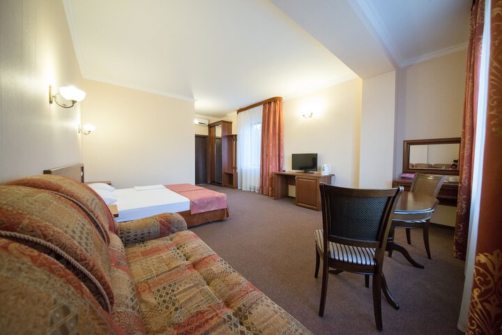 Room 12 of 49