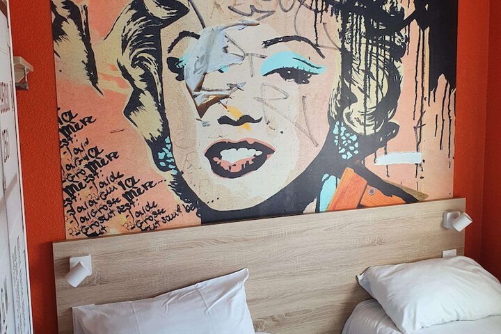 Room 19 of 63