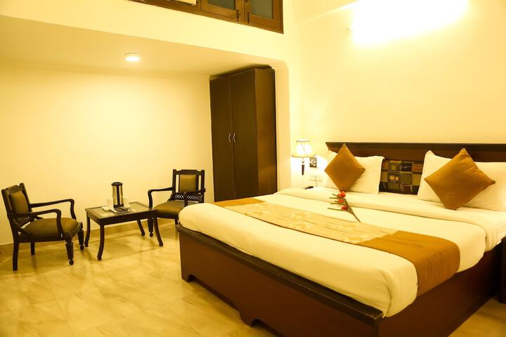 Room 12 of 37