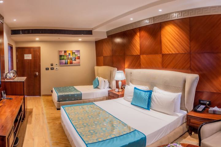 Room 34 of 89