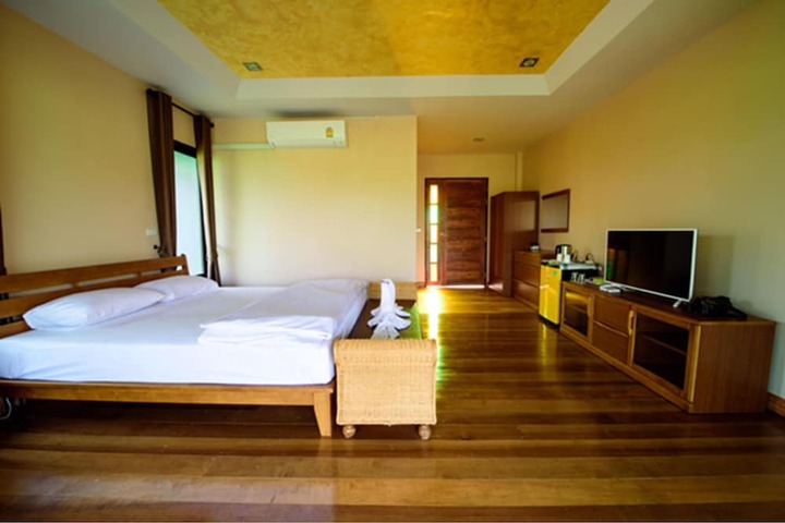 Room 12 of 36