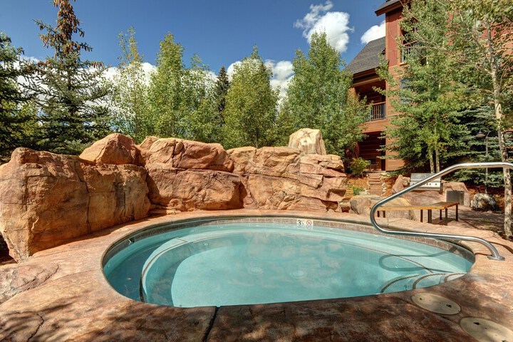 Pool 14 of 30