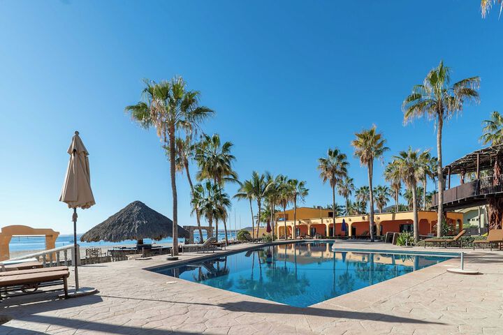 Pool Hotel