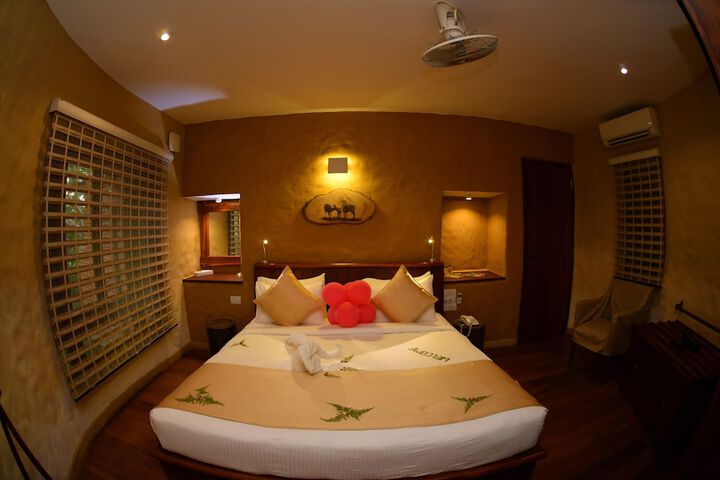 Room 25 of 94
