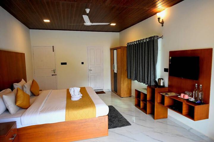 Room 15 of 96