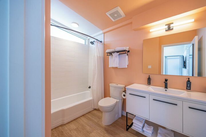Room 13 of 21