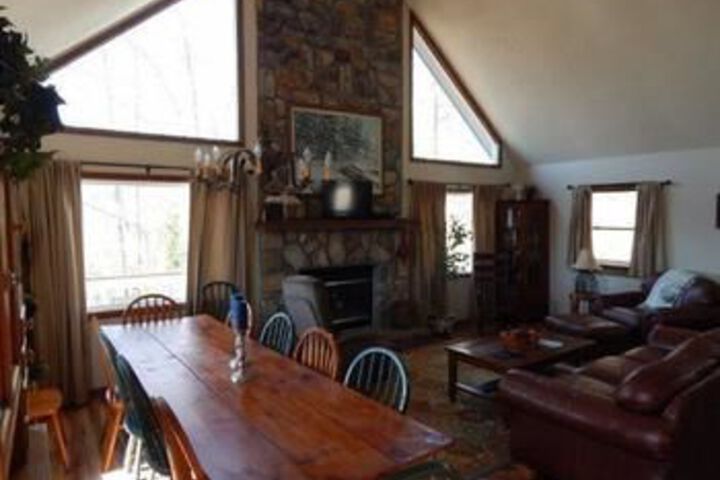 Blue House 4 Bedroom Holiday home by Norris Lake