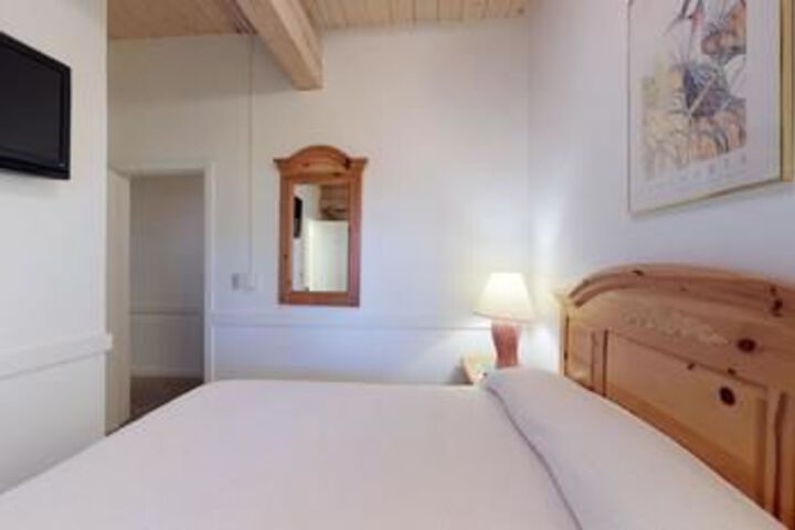 Room 32 of 171
